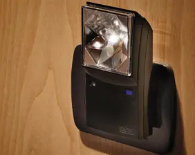 Rechargeable anti-blackout home lamp