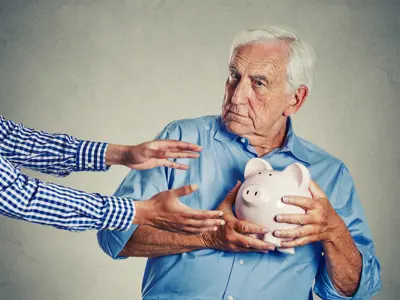 18% of the elderly are victims of scams